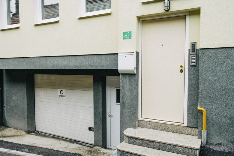 Modern Apartment With Huge Garden & Free Parking
