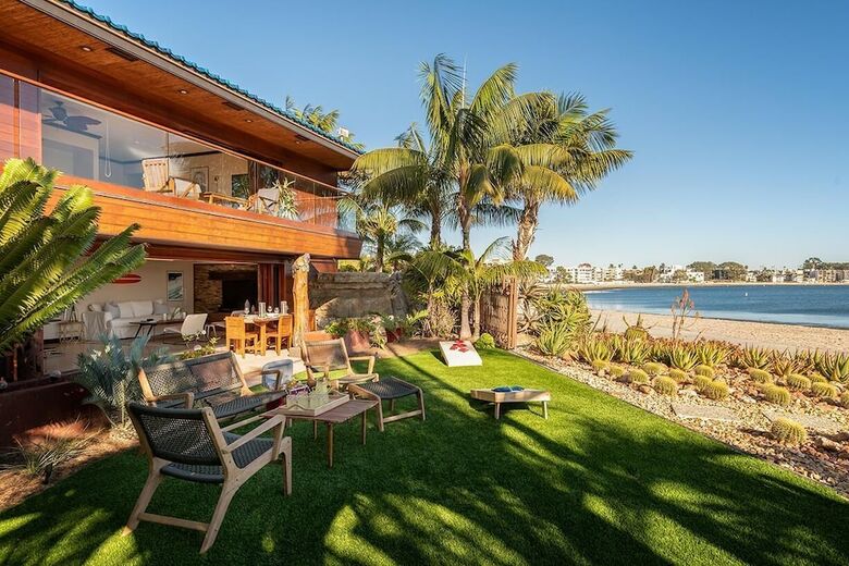 Endless Summer By Avantstay | Beachfront Home W/ Sunset Views!