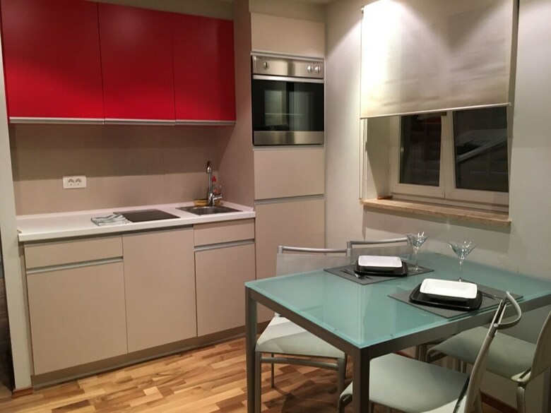 Gorgeous Biserka Apartment Near The Sea
