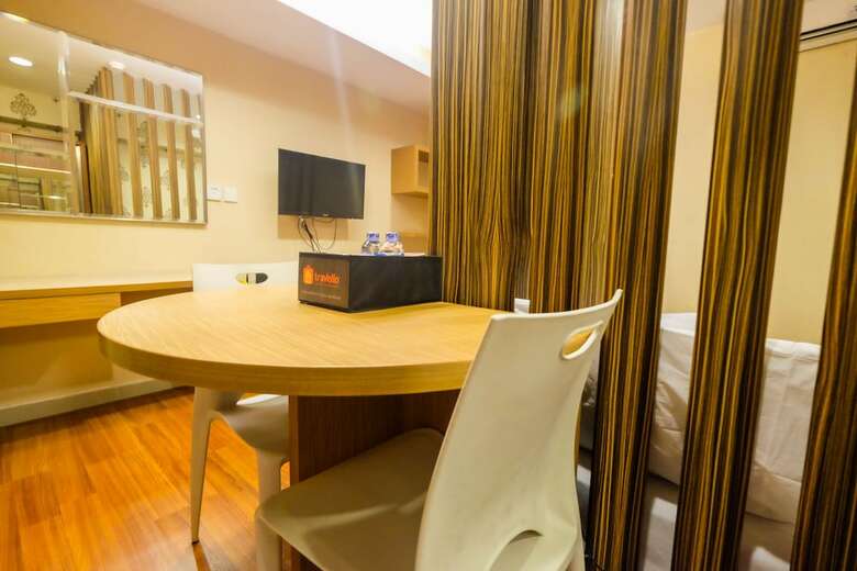 Comfy Studio Apartment At Tamansari The Hive
