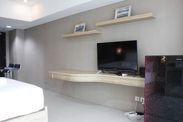 Deluxe Studio Room @ Tamansari La Grande Apartment