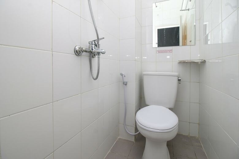 Hotel Airy Karawaci Empu Barada Raya 51 Tangerang