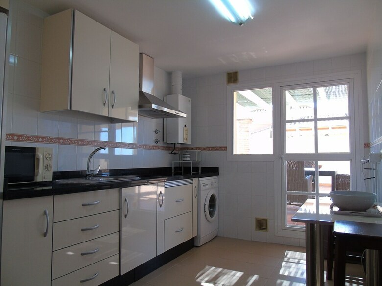 A&n Baviera Luxury - Three Bedroom Apartment, Sleeps 6
