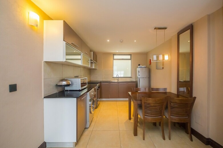 Hotel Taarifa Suites