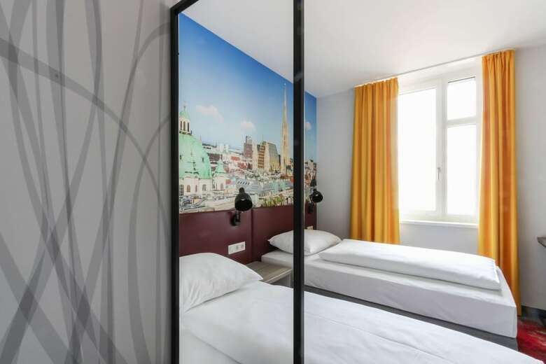 Hotel Campanile Vienna South