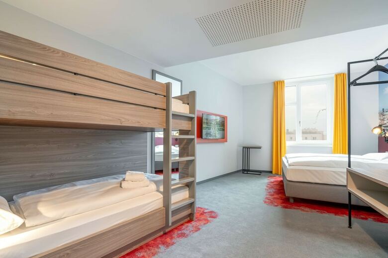 Hotel Campanile Vienna South