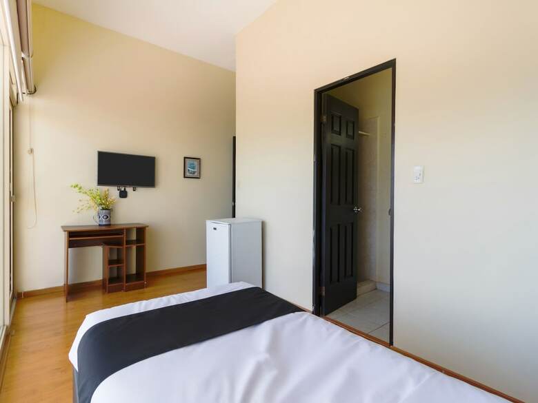 Hotel Capital O Ecohabit Monterrey