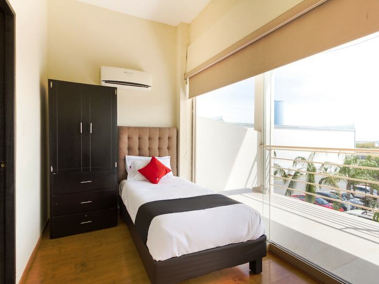 Hotel Capital O Ecohabit Monterrey