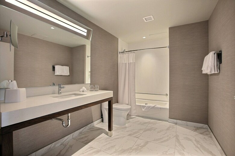 Hotel Courtyard By Marriott Montreal Brossard