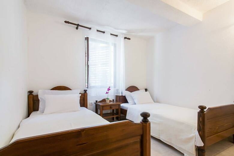 Gregovic Apartments
