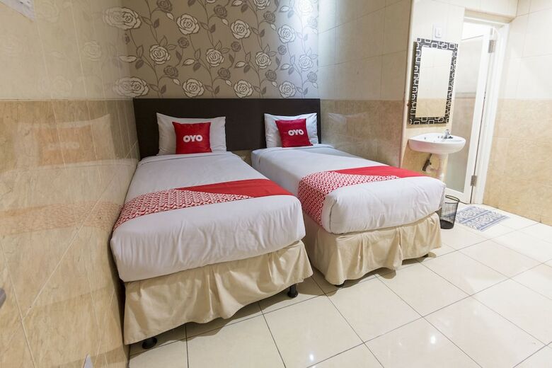 Hotel Oyo 1702 Harmoni Inn Makassar