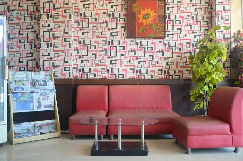 Hotel Oyo 1702 Harmoni Inn Makassar