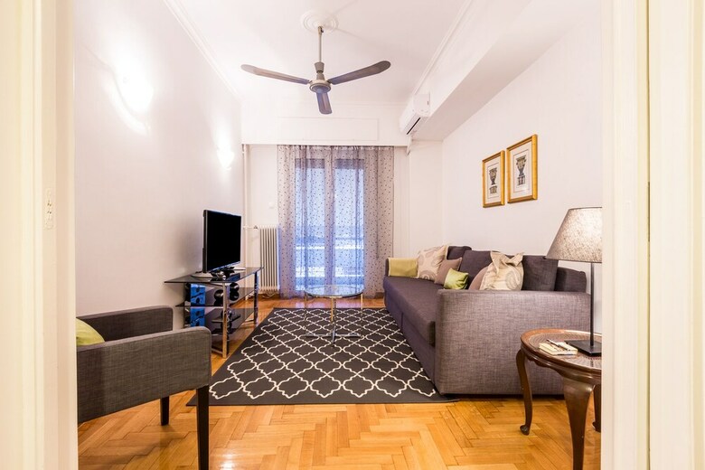 Homey Apartment For 4 People In Koukaki