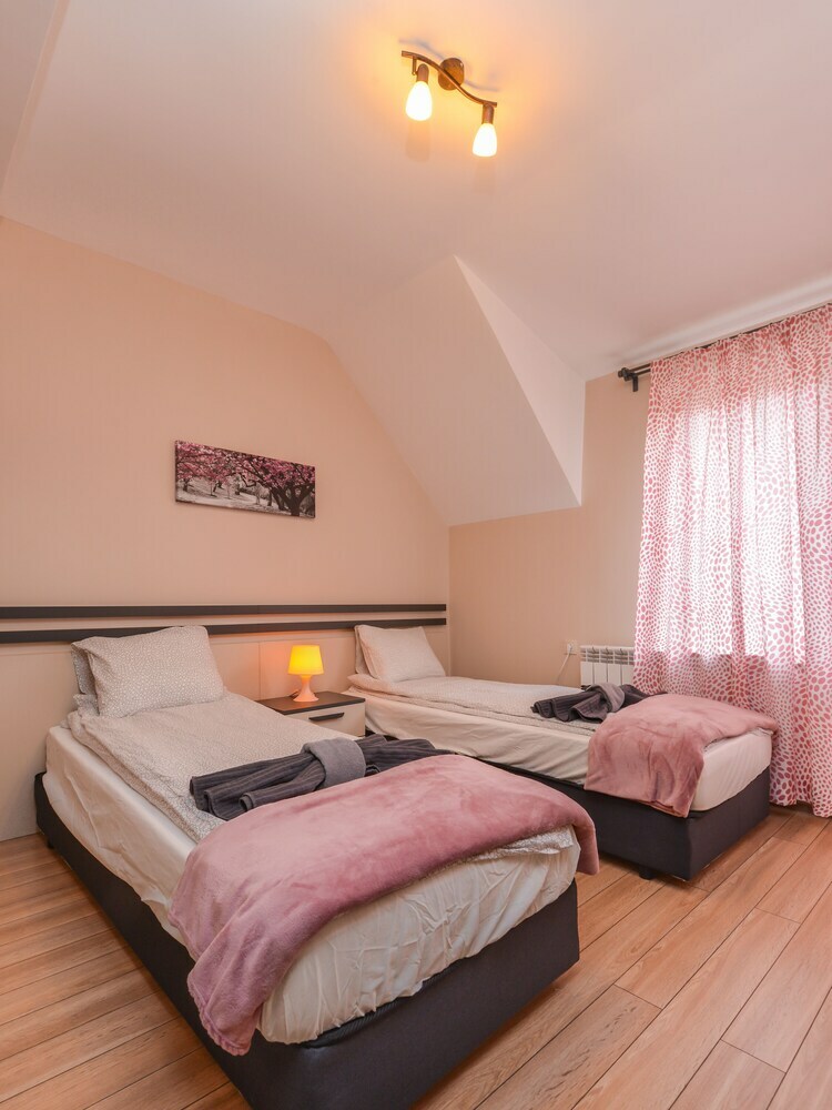 Fm Deluxe 2-bdr - Apartment - The Maisonette