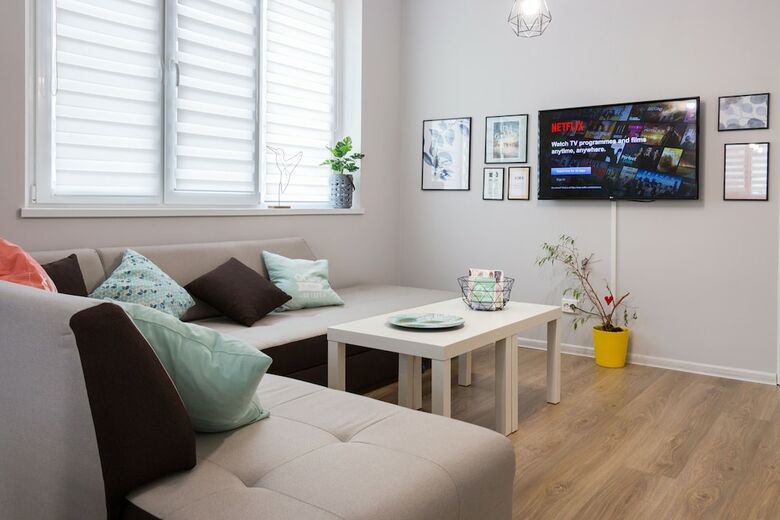 Fm Deluxe 2-bdr Apartment - Bright And Cozy