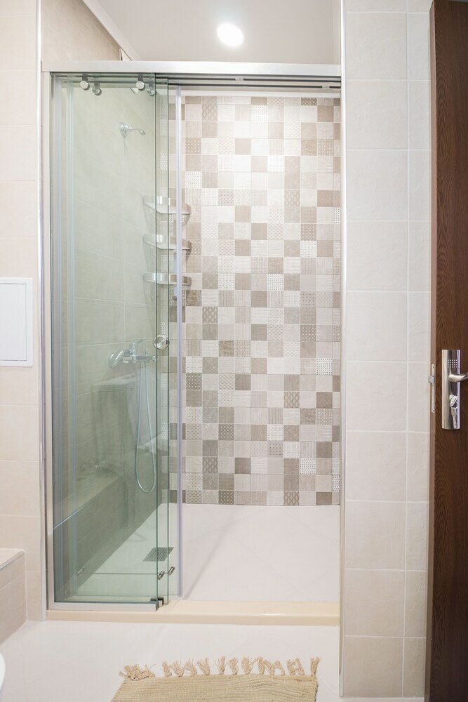 Fm Luxury 1-bdr Apartment - C-o-l-o-r-s