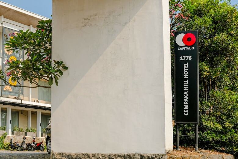 Capital O 1776 Cempaka Hill Hotel
