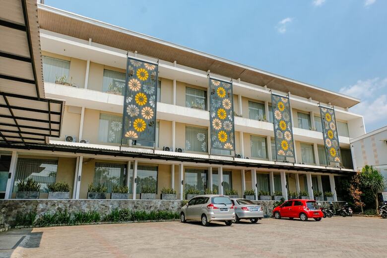 Capital O 1776 Cempaka Hill Hotel