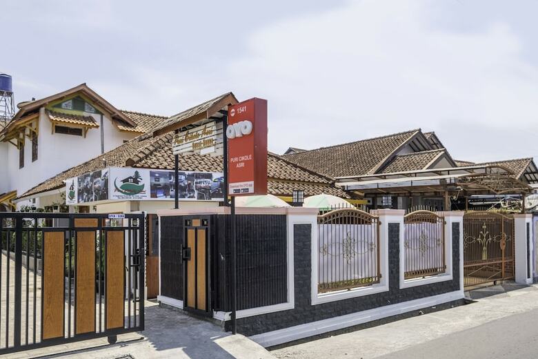Hostal Oyo 1541 Puri Cikole Asri