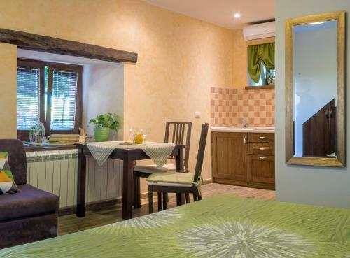 Hostal Guesthouse Villa Marija