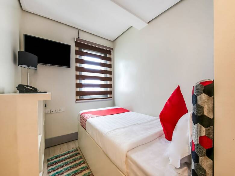 Hotel Oyo 492 Sunset View Ridge Residences