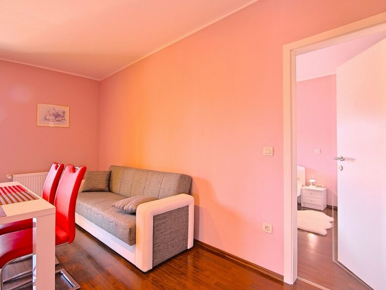 Lovely Apartment In Ka?tel With Swimming Pool