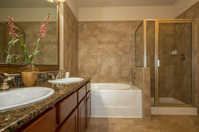 2 Bedroom 2 Bath Condo In Bella Piazza Resort