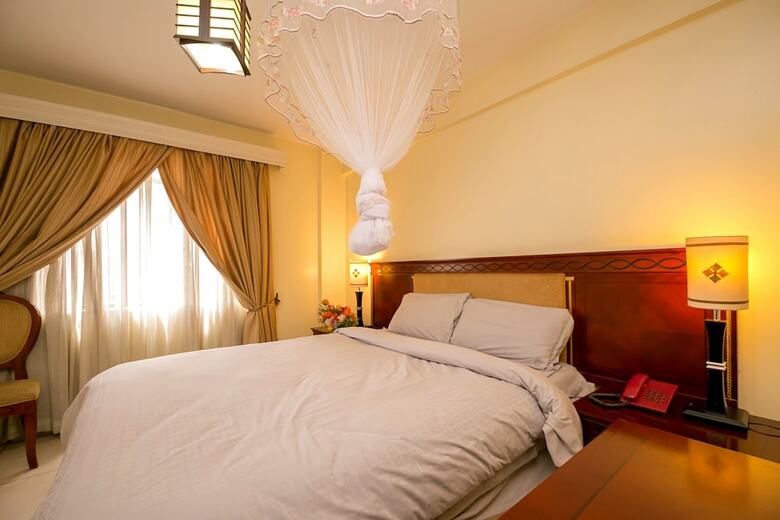 Olive Gardens Hotel