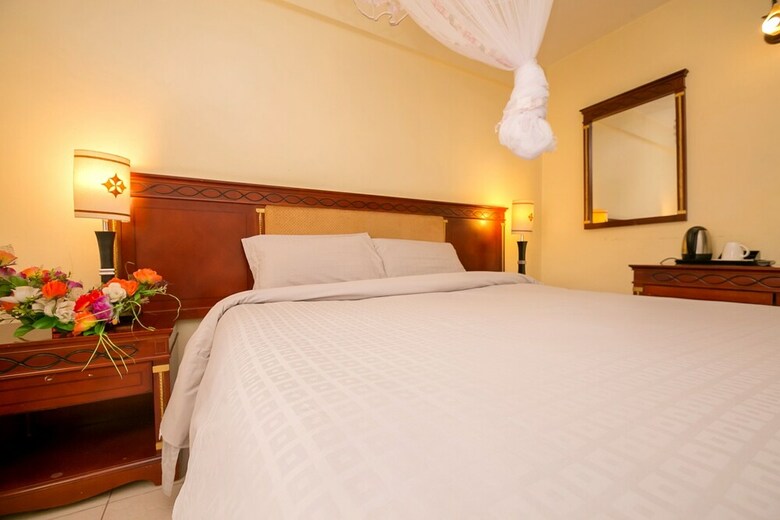 Olive Gardens Hotel