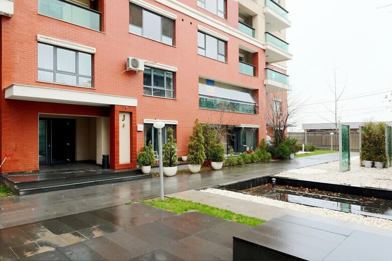 Emerald Apartment