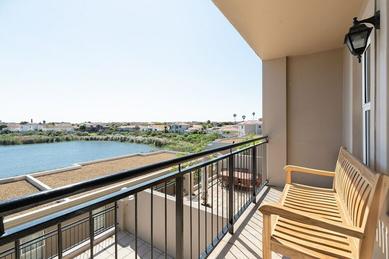Century On Lake Luxury Apartments