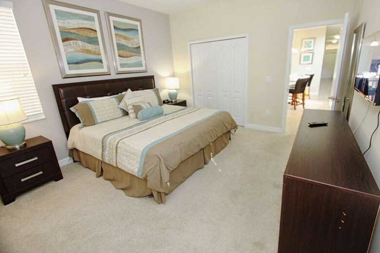 Luxury 5 Bedroom Pool Home In Paradise Palms Resort