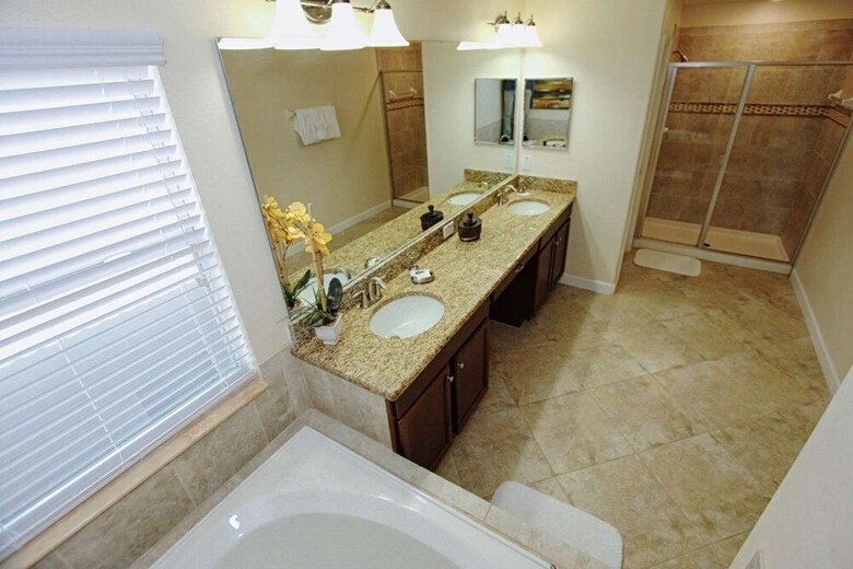 Luxury 5 Bedroom Pool Home In Paradise Palms Resort