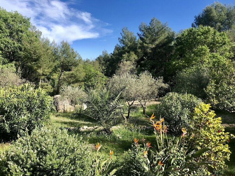 Hotel Le Mas Du Galoubet