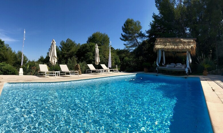 Hotel Le Mas Du Galoubet