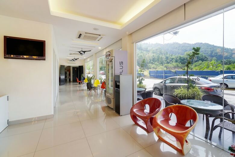 Oyo 89683 Gm Holiday Hotel Permai Jaya