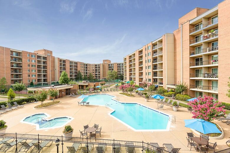 Apartamentos Oakwood Falls Church