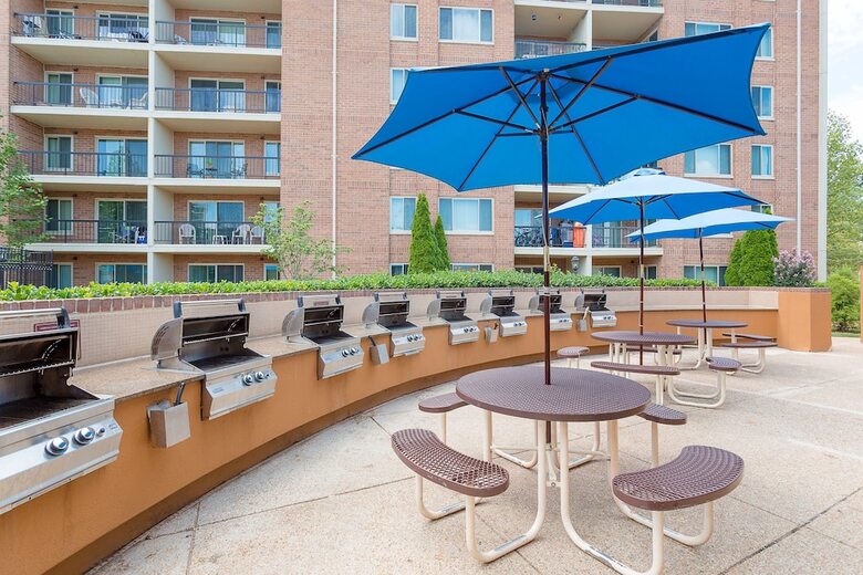 Apartamentos Oakwood Falls Church