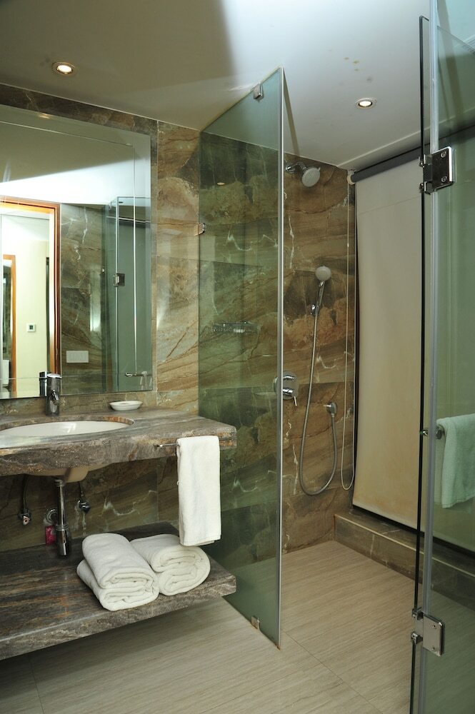 Hotel The Grand Bhagwati