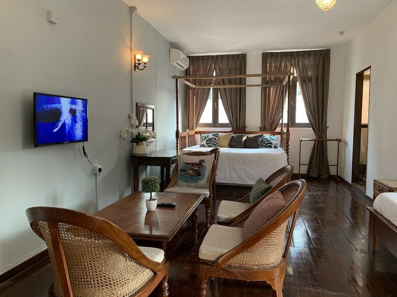 Heeren House By Signature Puzzle Hotel