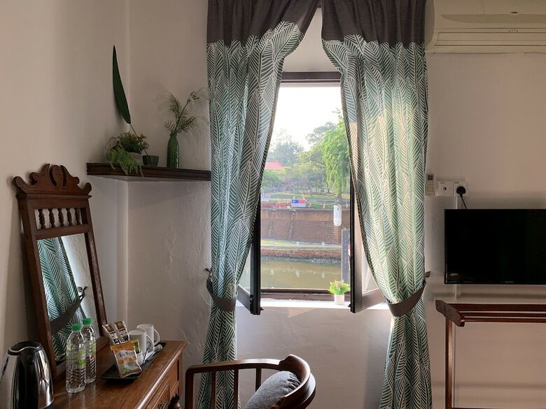 Heeren House By Signature Puzzle Hotel