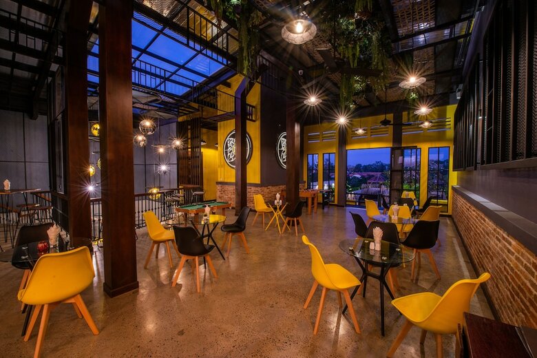 The Twizt Hotel