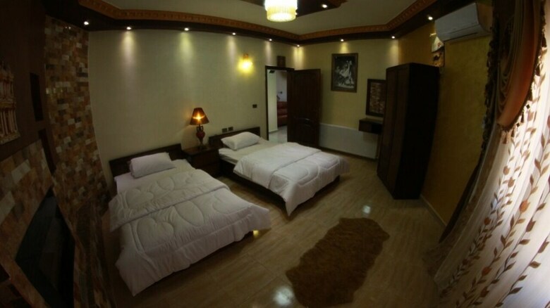 Bed & Breakfast Deluxe Villa Guest House