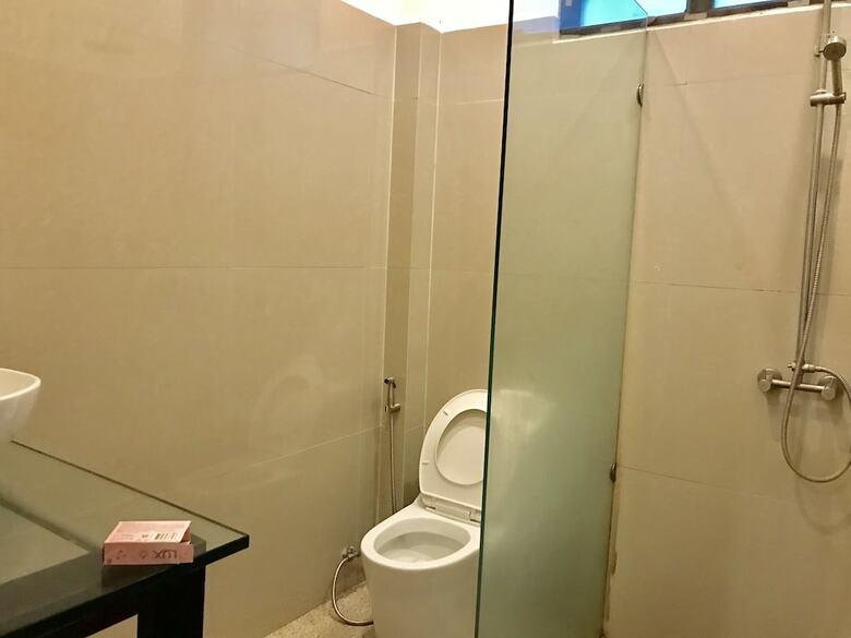 Hostal Hiranyika Cafe And Bed