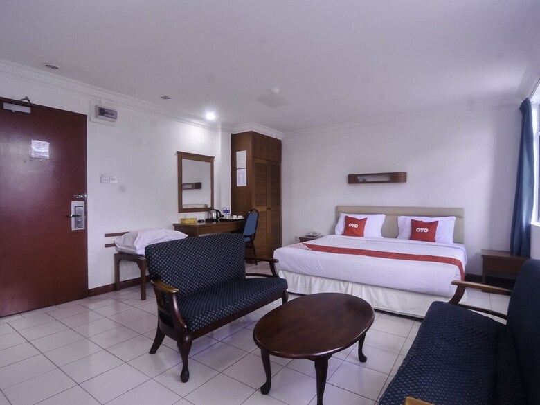 Hotel Oyo 89663 Theatre Inn