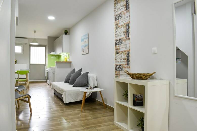 Apartamentos Stylish Maisonette Near The Sea &the City Center