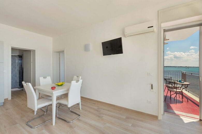 Viva Seaview Apartments