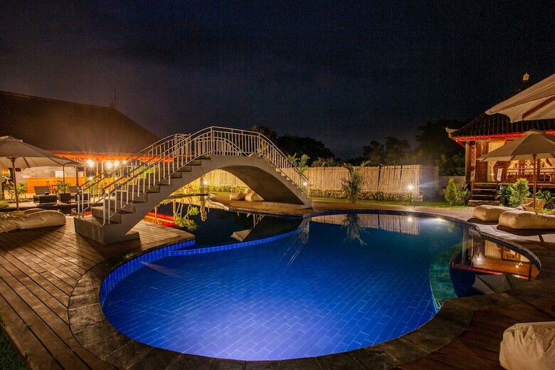 Bed & Breakfast Maharatu Villas