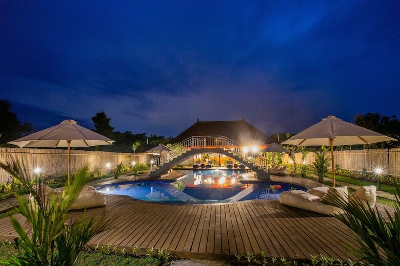 Bed & Breakfast Maharatu Villas