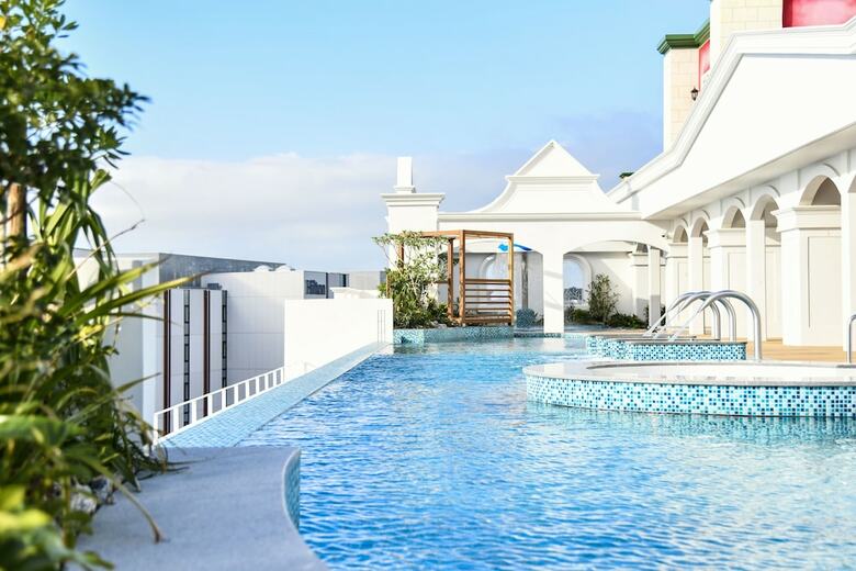 Hotel Lequ Okinawa Chatan Spa & Resort